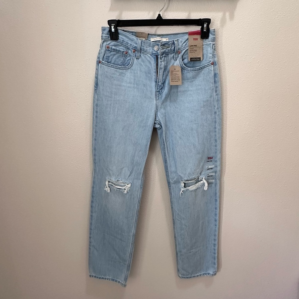 Women’s Levi’s low pro straught 27 x 30